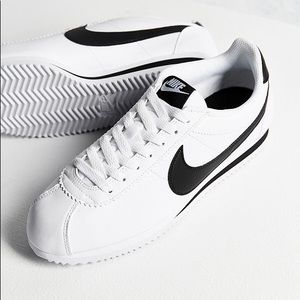White nike cortez